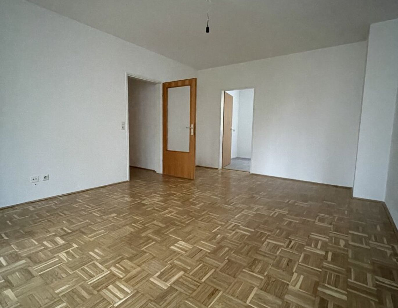 Gemütliche 3-Raum-Wohnung in grüner Ruhelage sorgt für puren Wohngenuss! - Parkplatz im freien und ausgewählte Nachbarschaft inklusive!