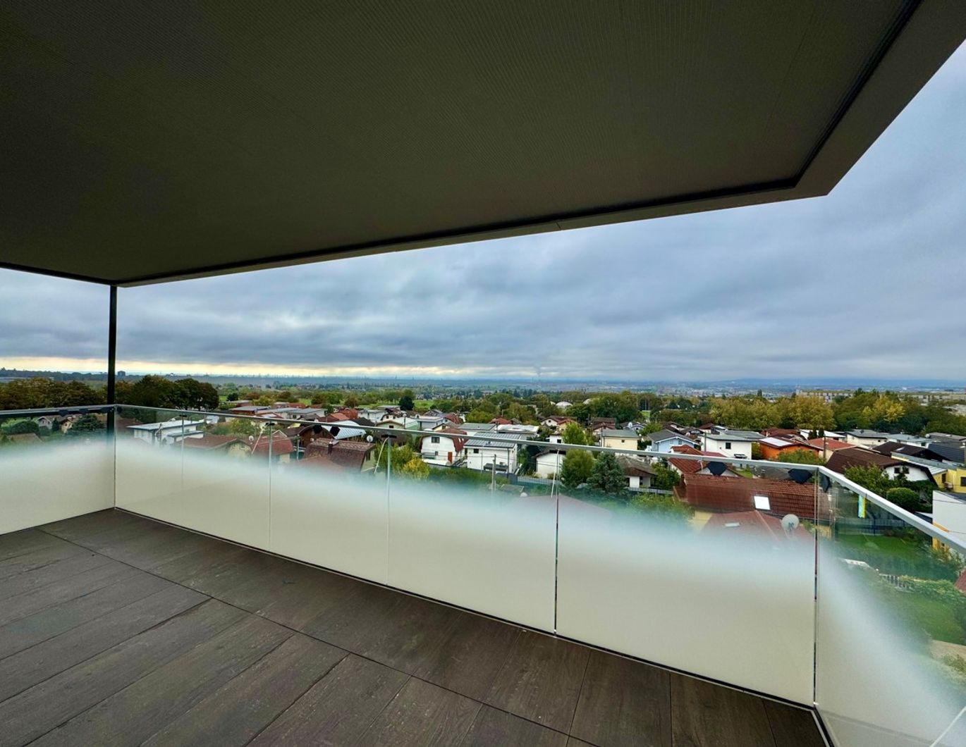 5. Stock mit Ausblick! NEU! Provisionsfrei - Luxuriös Wohnen im exklusiven Prachtgarten