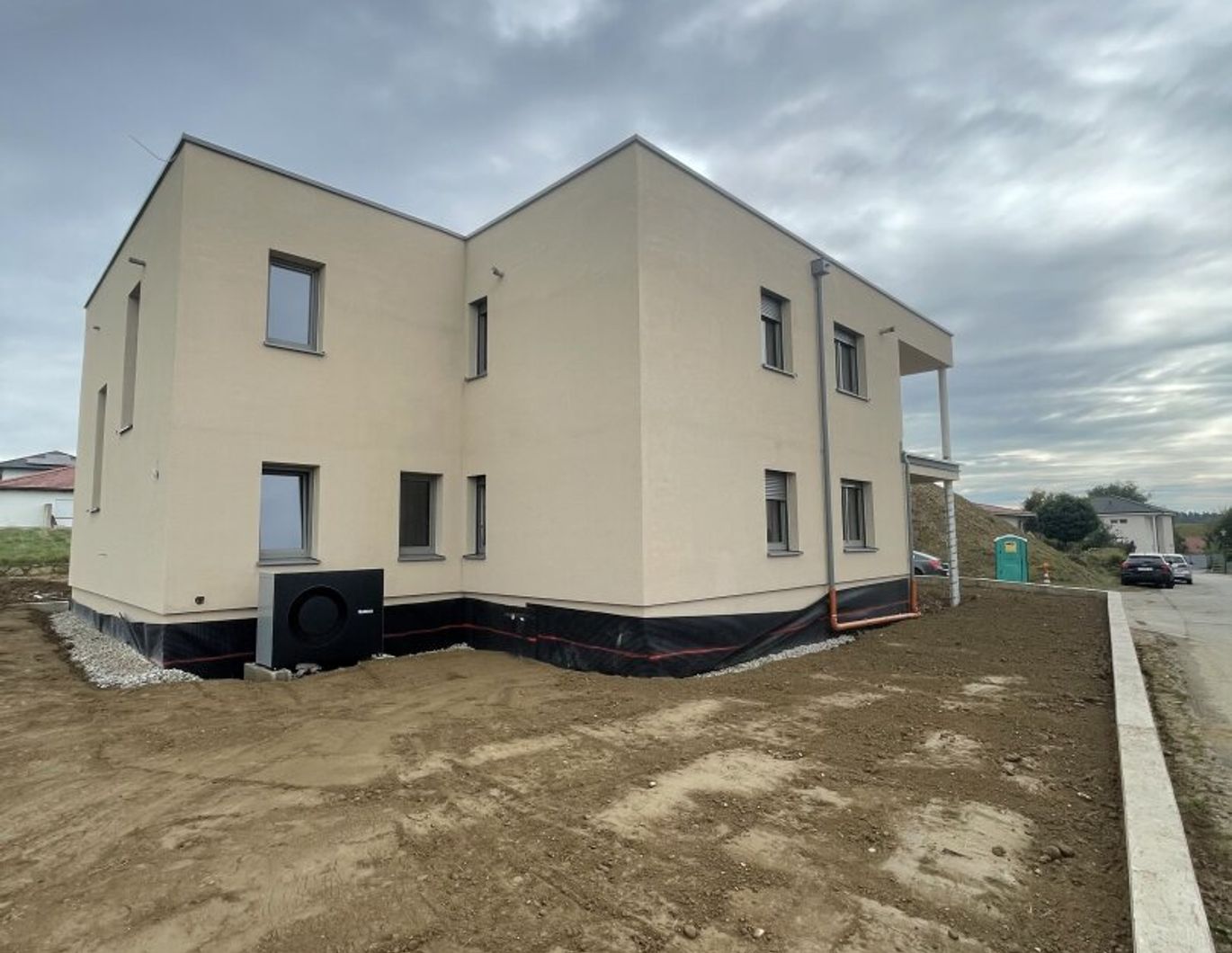 Erstbezug: Traumwohnung mit Balkon & 2 Stellplätzen in Mauerkirchen!