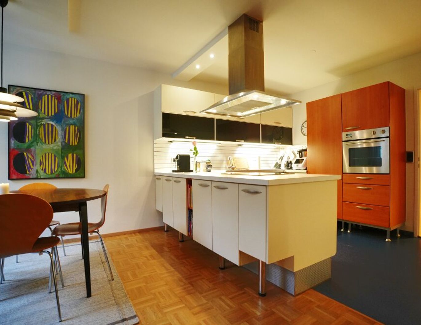 Helle und ruhige 4-Zimmer-Wohnung mit Loggia und TG-Platz im Andräviertel: 