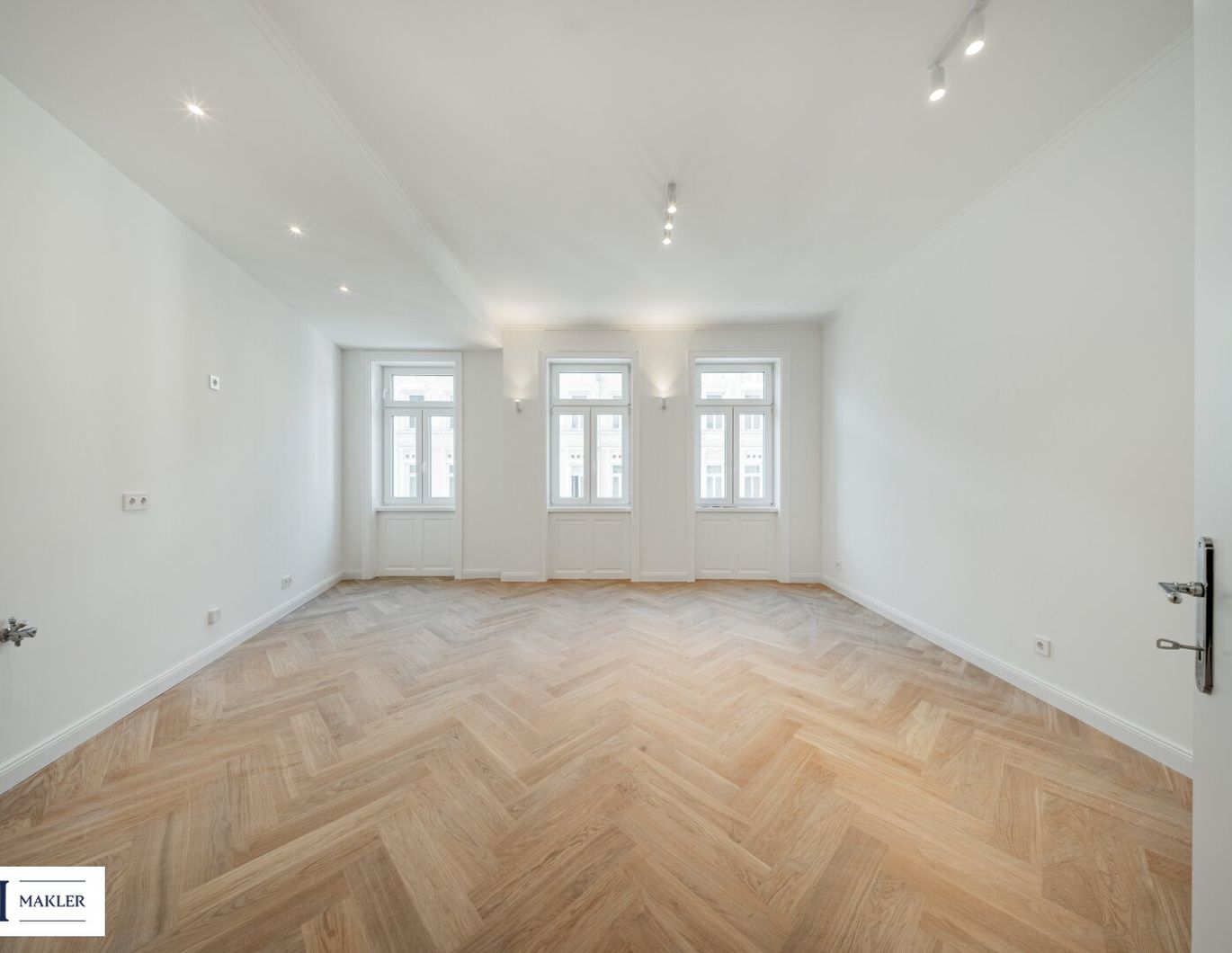 Erstbezug nach Luxussanierung: Altbauwohnung der Extraklasse