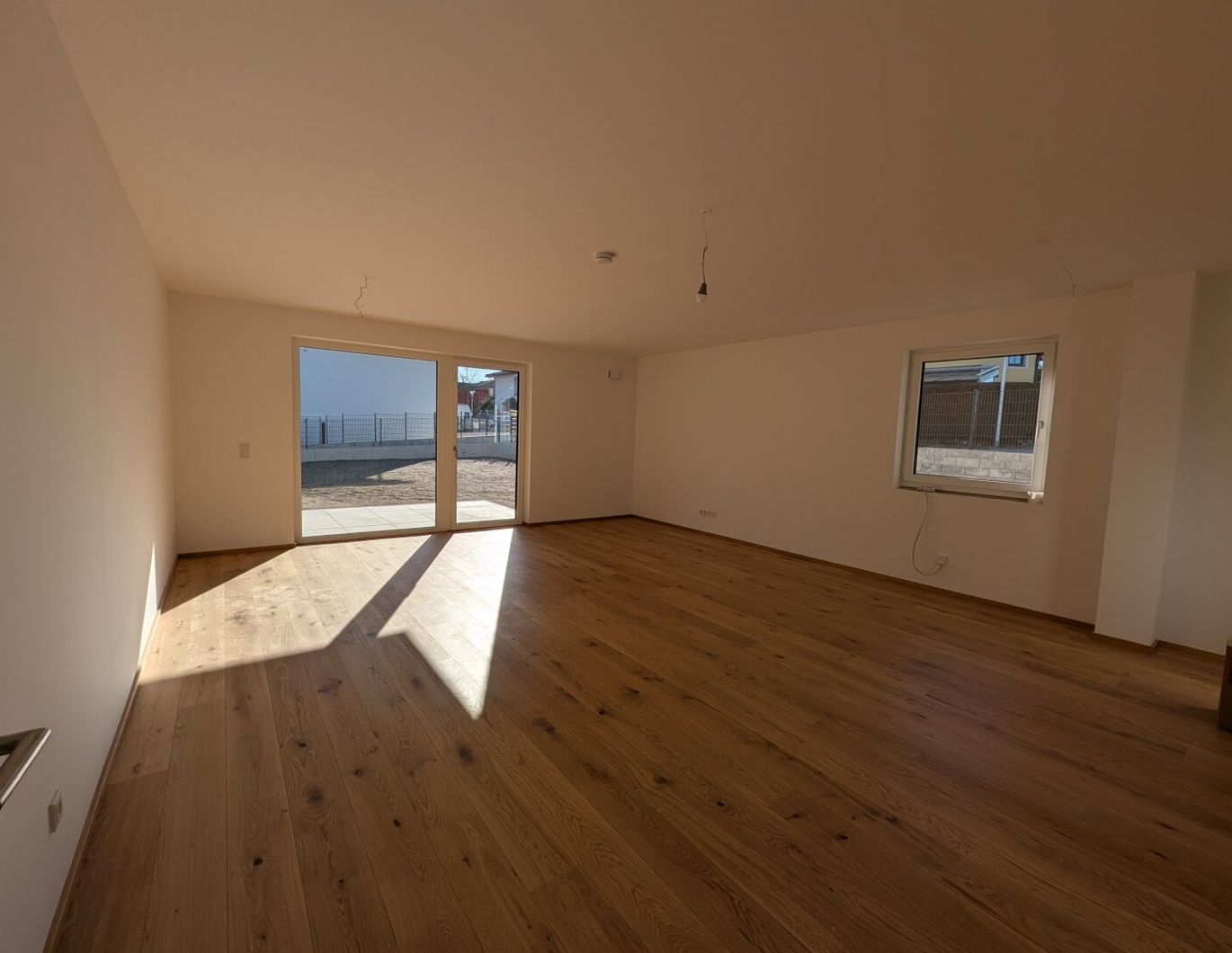 Bezugsfertig - großzügige 4 Zimmer Erstbezugs-Gartenwohnung im Ortszentrum von Hallwang!
