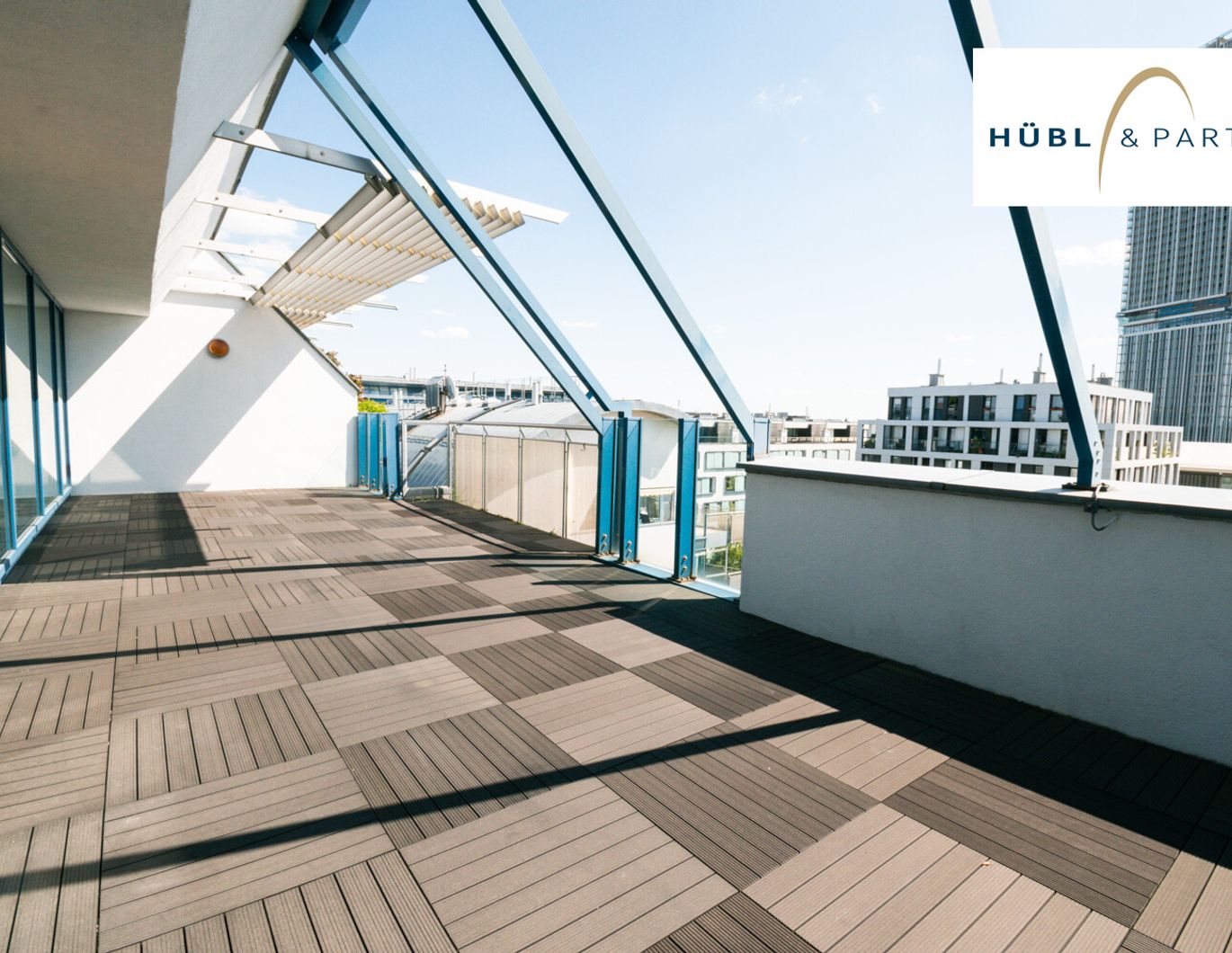 TERRASSENTRAUM | 4-Zimmer-Wohnung mit Skyline-Blick & Wellnessbereich
