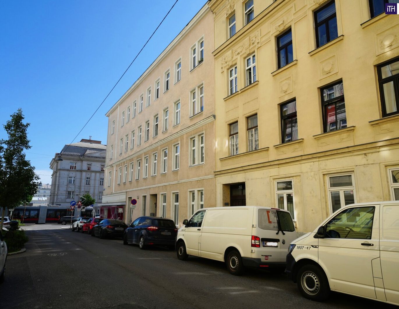 EXTRAKLASSE! TOP VERKEHRSANBINDUNG - SICHERE ANLAGE! Wiener Altbaujuwel für Anleger: Vermietet und renoviert