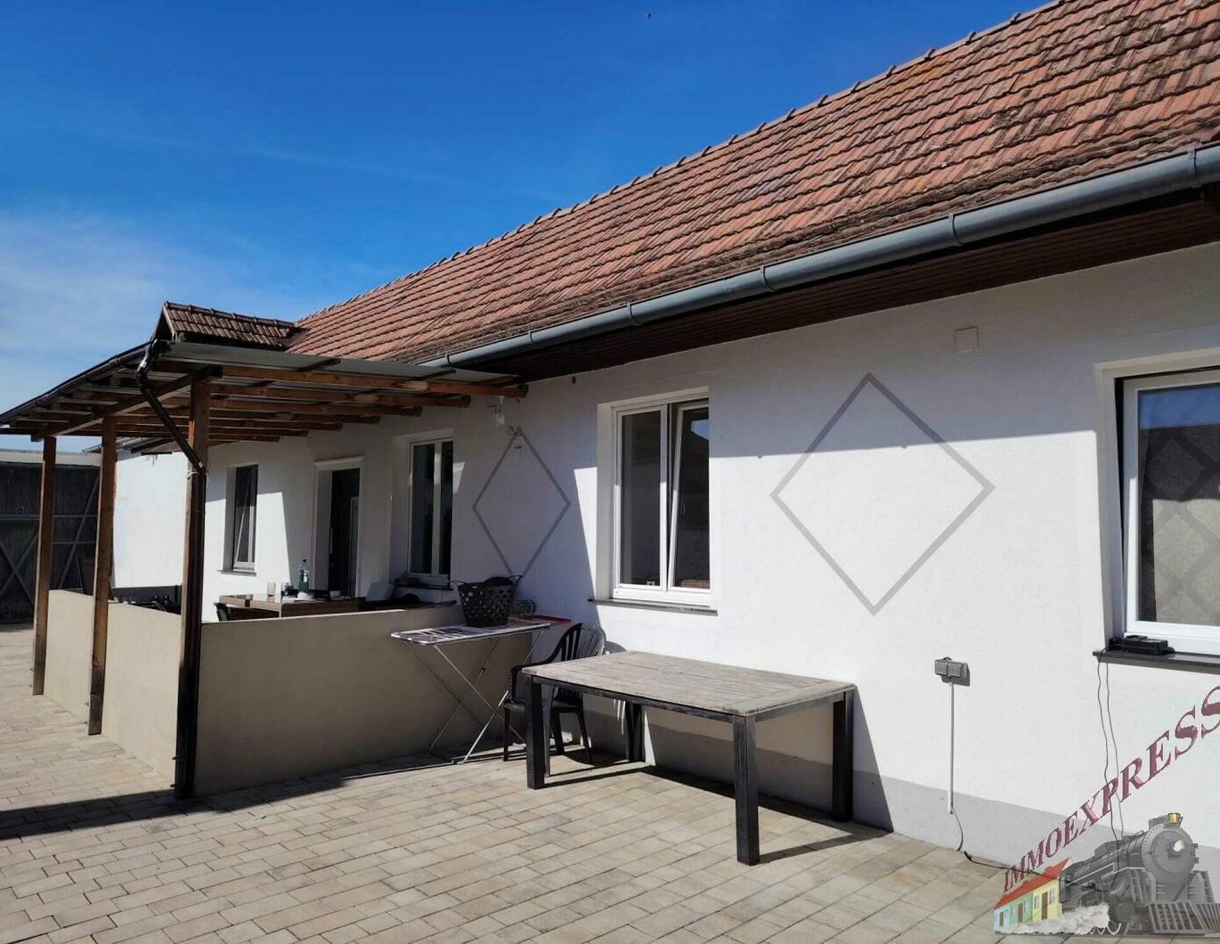 Zwei Häuser - ein Zuhause mit vielen Möglichkeiten!