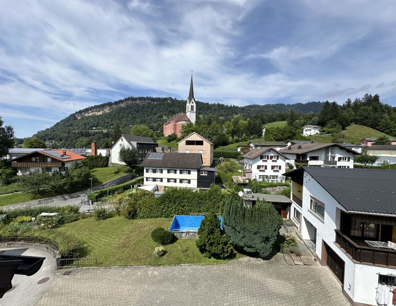 3,5-Zimmer-Wohnung, inkl. Garage und Stellplatz!