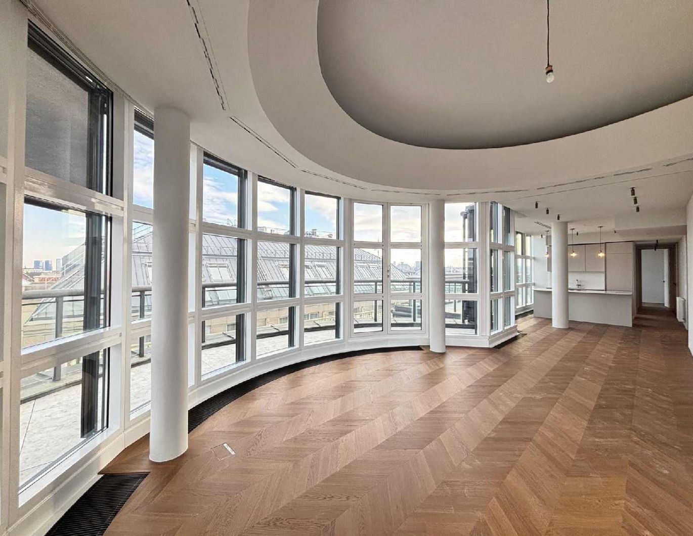 Sky Living: Großzügige Dachwohnung mit 2 Terrassen & Glaskuppel an der Ringstraße