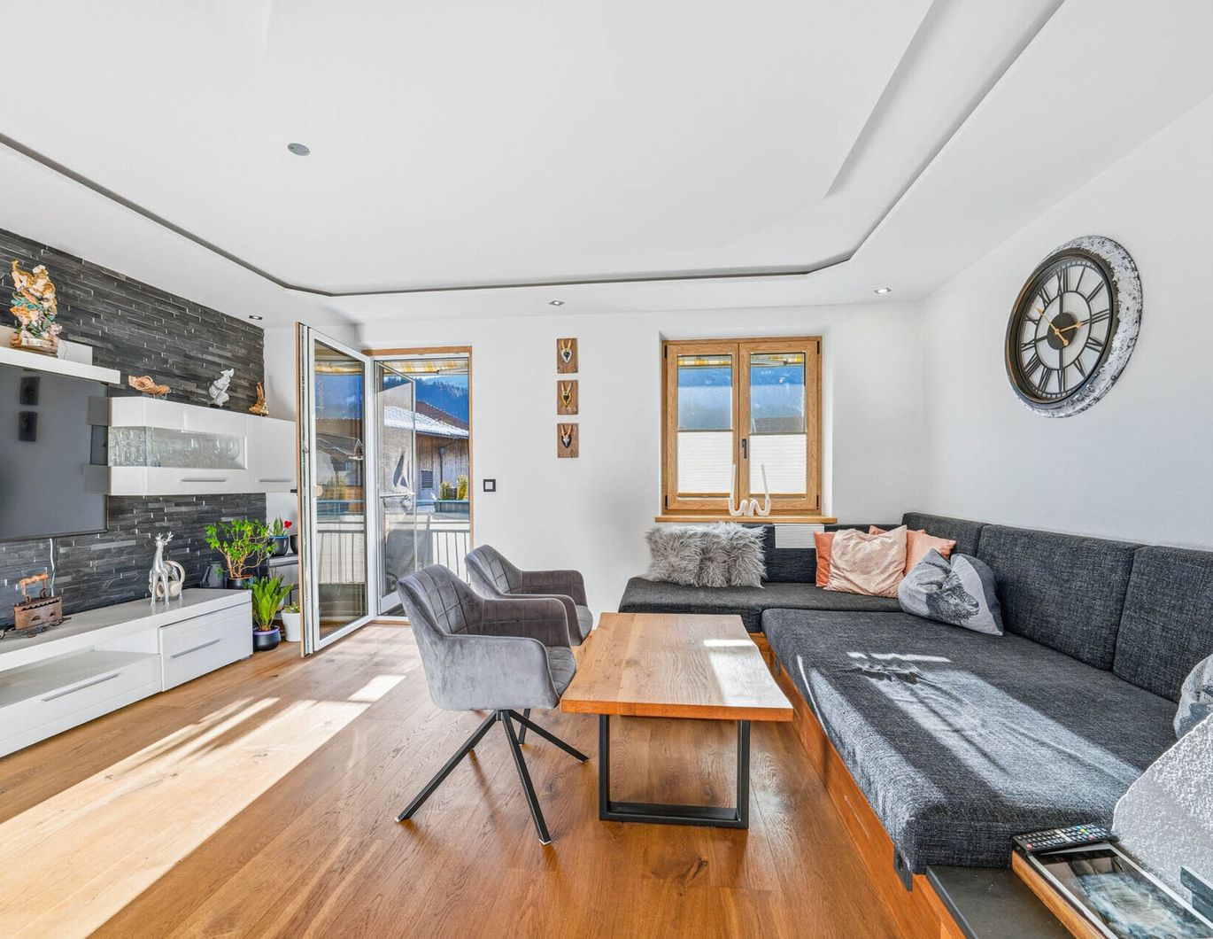 Attraktive 3,5 -Zimmer-Wohnung in ruhiger Lage von Zirl mit Balkon in südwestlicher Ausrichtung