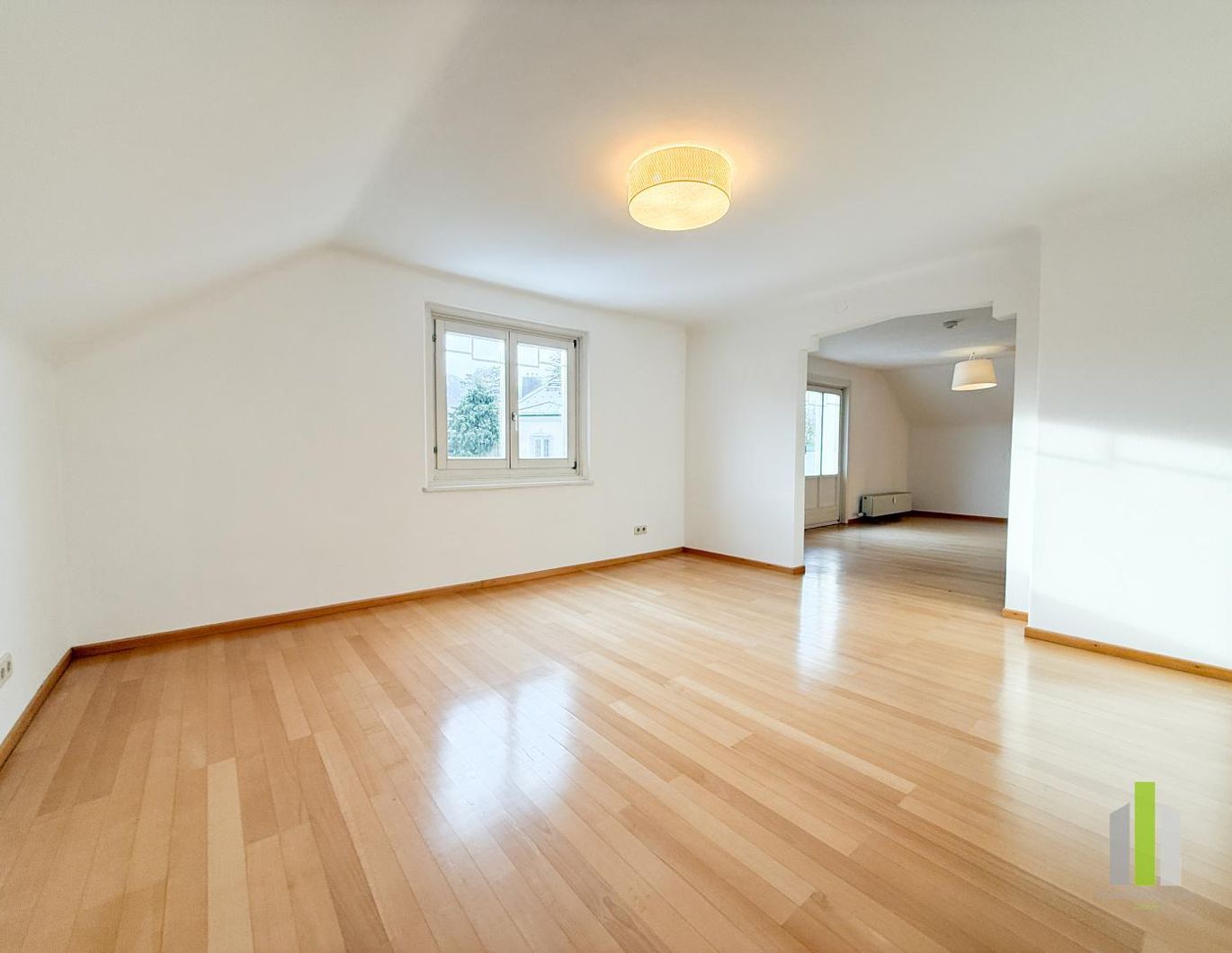 RIEDENBURG | Traumhafte 2,5 Zimmer Wohnung mit eigenen Garten