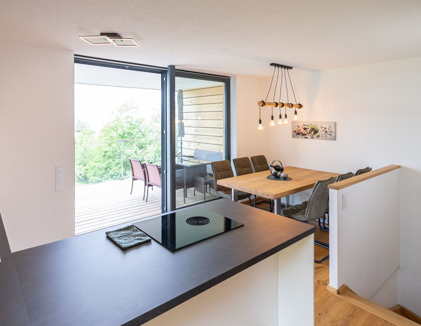 93m² große 3,5-Zimmer-Maisonettewohnung mit Seeblick und Zweitwohnsitzmöglichkeit am Eichenberg!