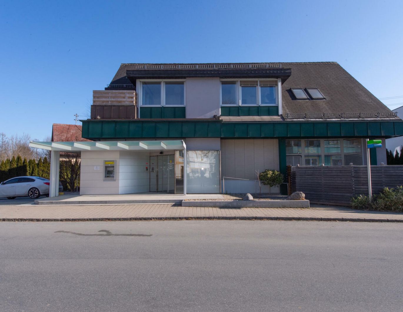 Attraktives Anlageobjekt mit 4 Einheiten und Erweiterungspotenzial!