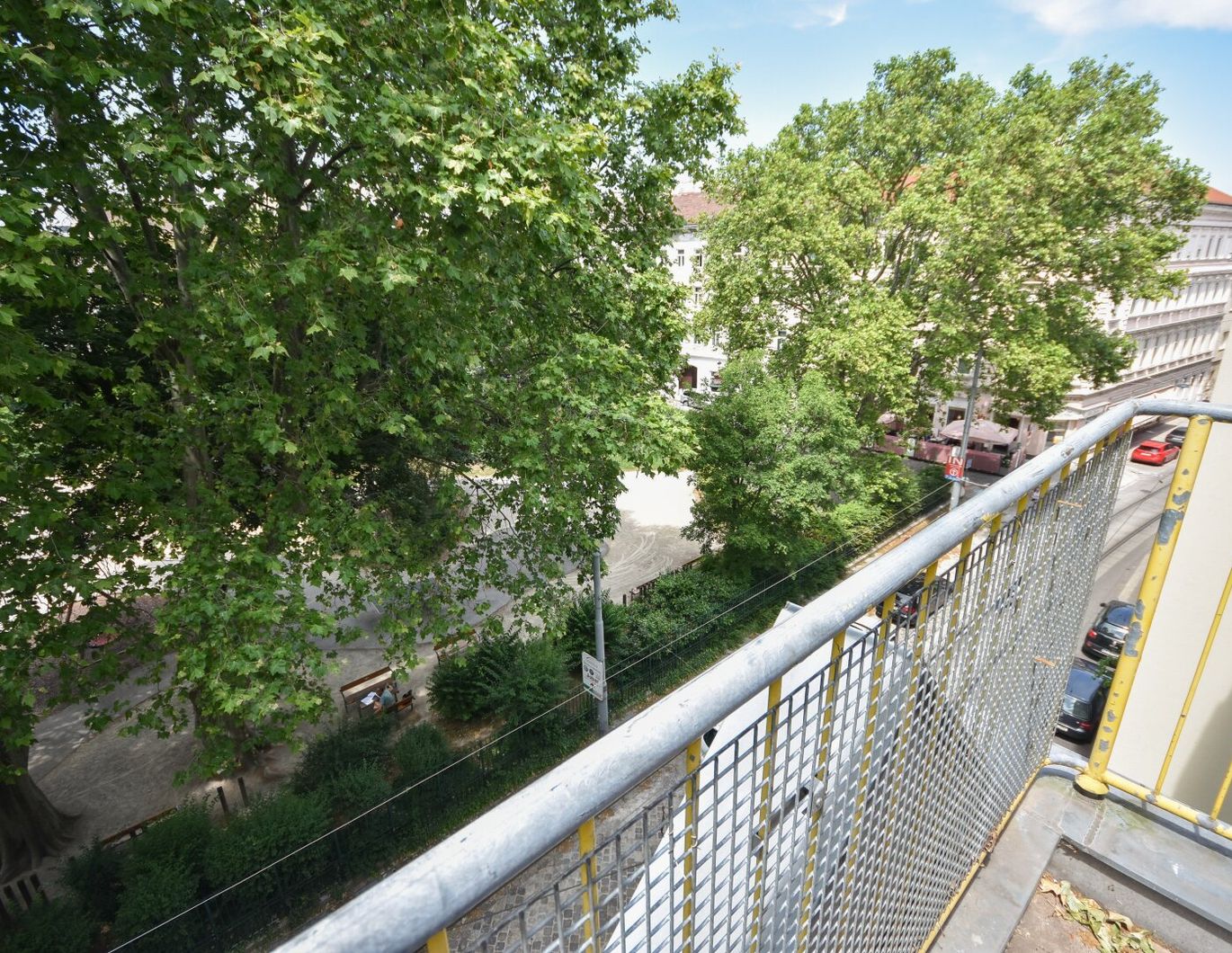 4-Zimmer-DG-Maisonette am Lorenz-Bayer-Park mit zwei Balkonen