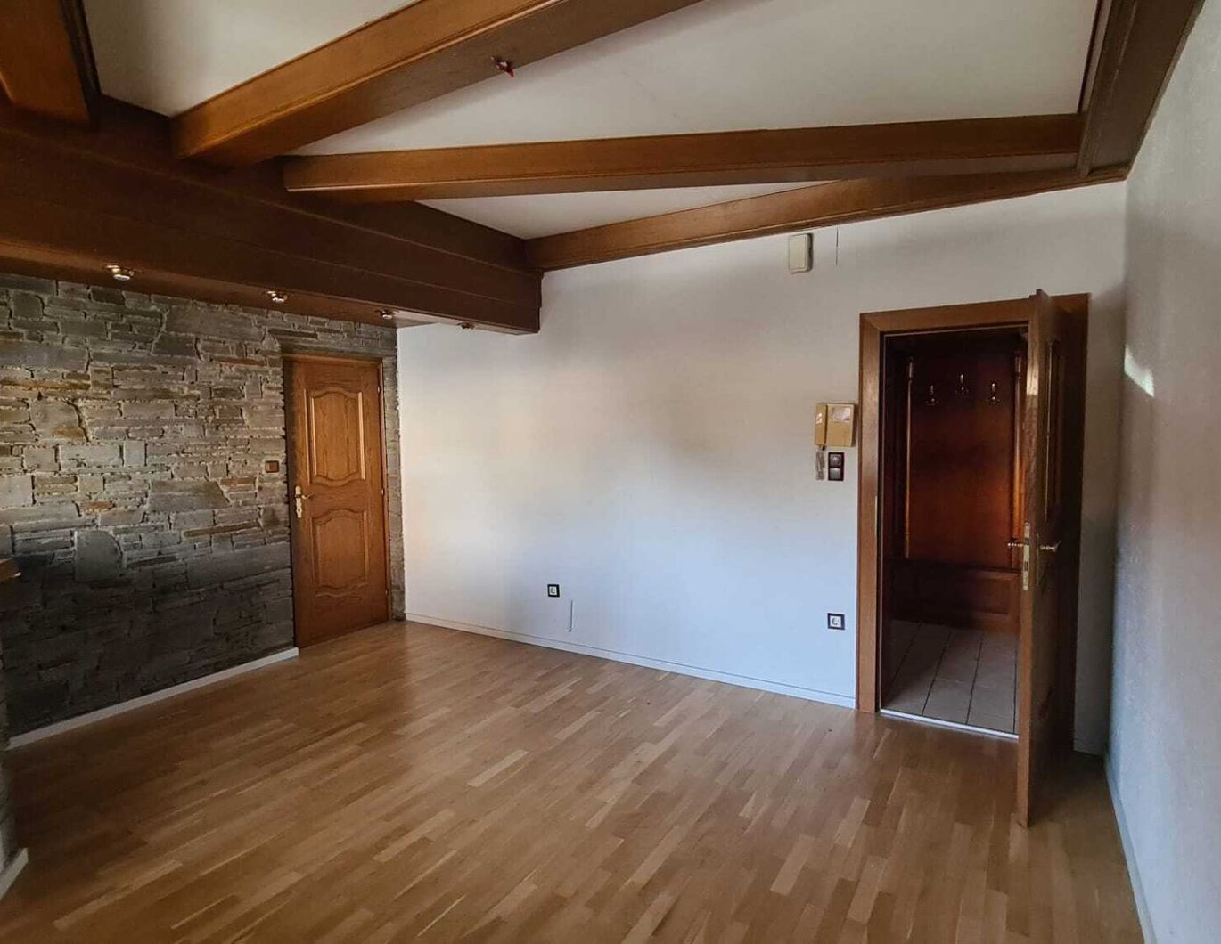 ++PERFEKTE FAMILIEN- oder STUDENTEN- MAISONETTENWOHNUNG zum WOHLFÜHLEN mit 2 BALKONE** 3 SZ, BÜRO, WOHNKÜCHE++ CARPORT++ca. 123 m² WOHNFLÄCHE++