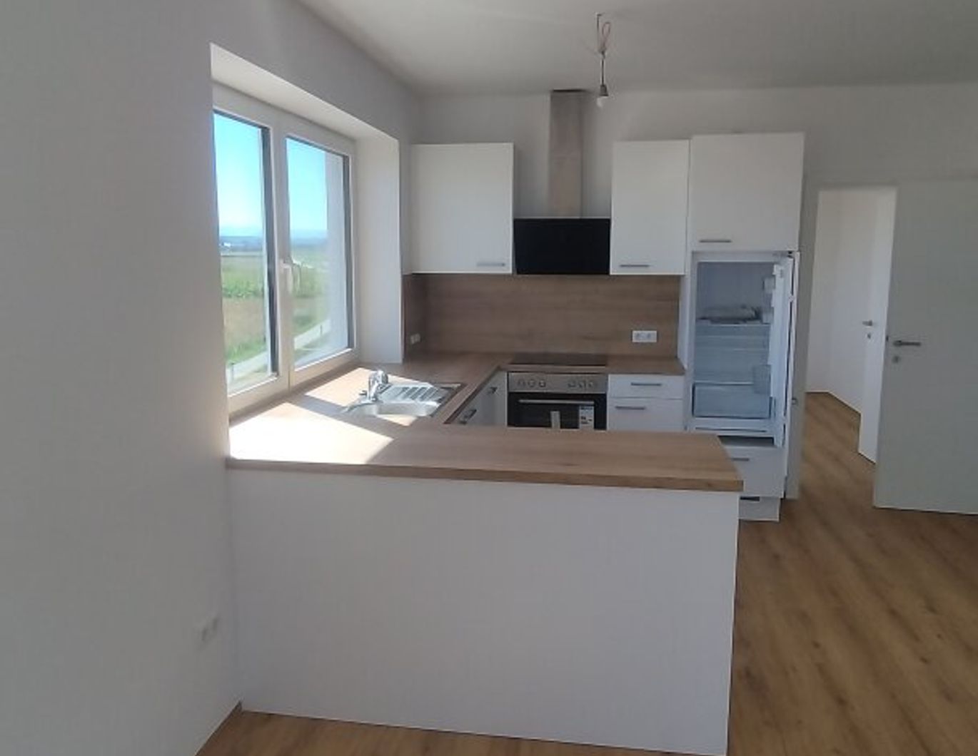 Erstbezug nach Renovierung: 2-Zimmer Wohnung in Ennsdorf mit neuer Küche & Gartenmitbenützung