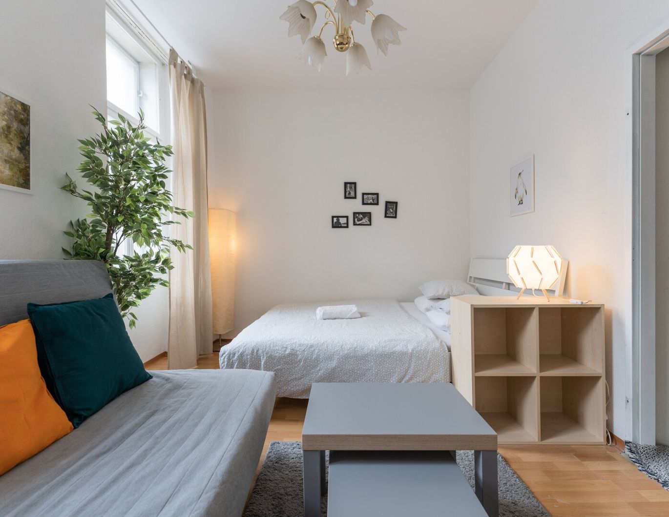 zwei Altbau- Wohnungen, unsaniert