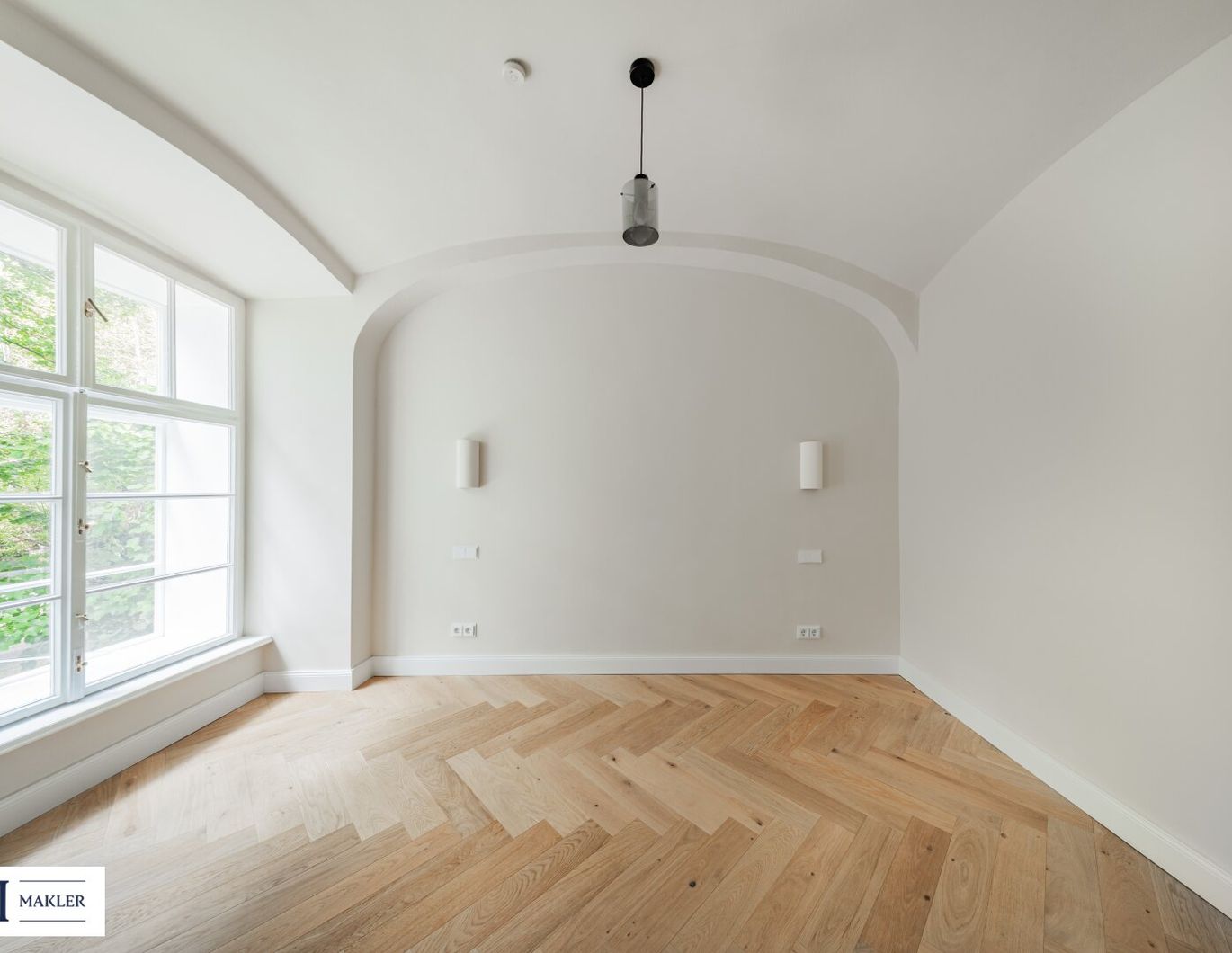 Wohnen beim Schloss Belvedere: Erstbezug mit Blick in den begrünten Innenhof