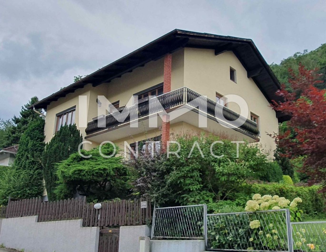 MEHRFAMILIENHAUS IN FURTH STEHT ZUM VERKAUF