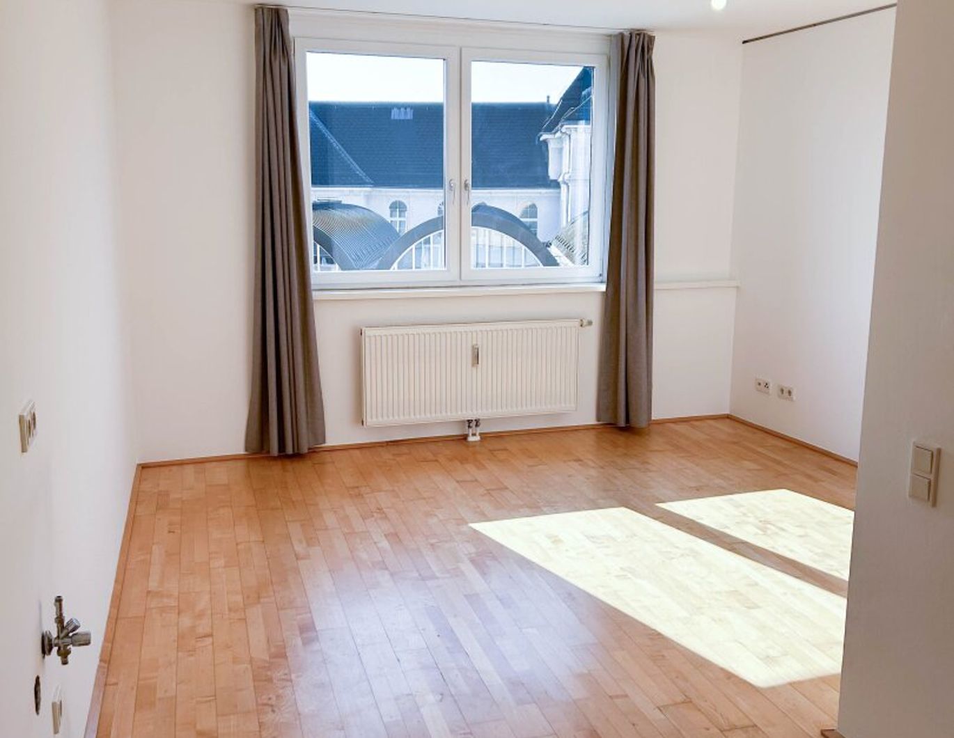 Unmöblierte Garconniere direkt über der FH Linz