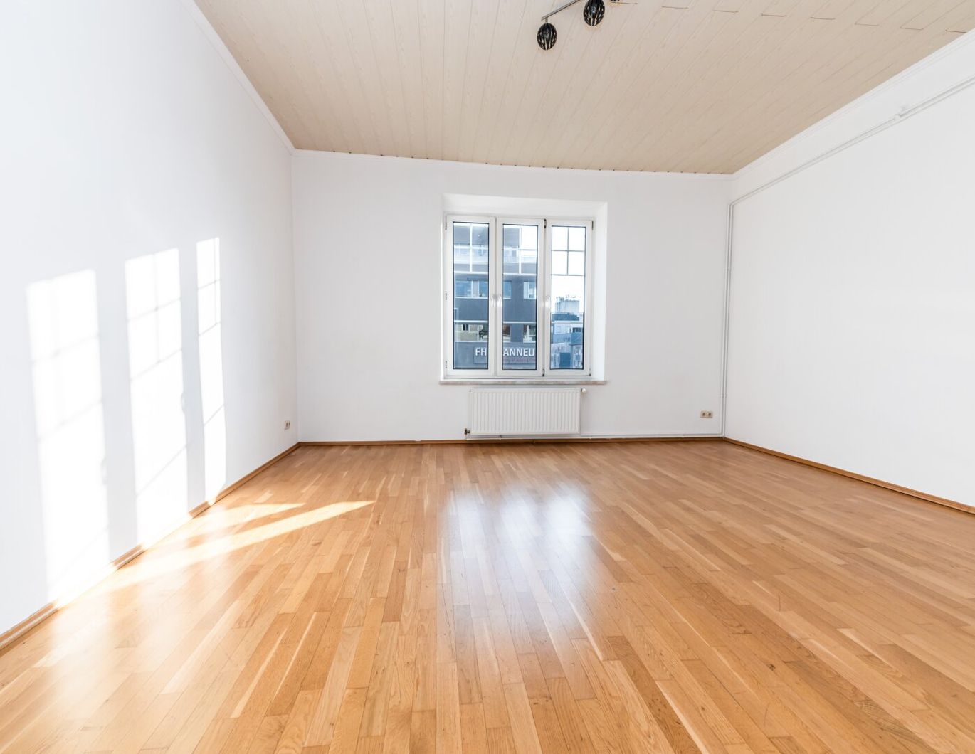 AB 01.01.2026 VERFÜGBAR | GEGENÜBER FH JOANNEUM I 3. STOCK I MODERN SANIERT I SEHR HELL I BIM VOR DER HAUSTÜRE I HAUSTIERE WILLKOMMEN I PROJEKT WOHNEN