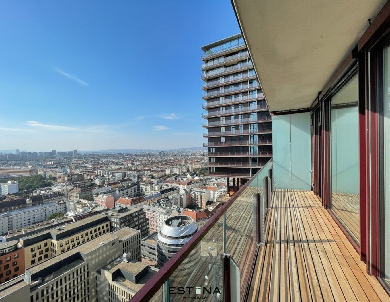 Luxuriöses Wohnen mit grandioser Aussicht und Infinity Pool auf den Dach