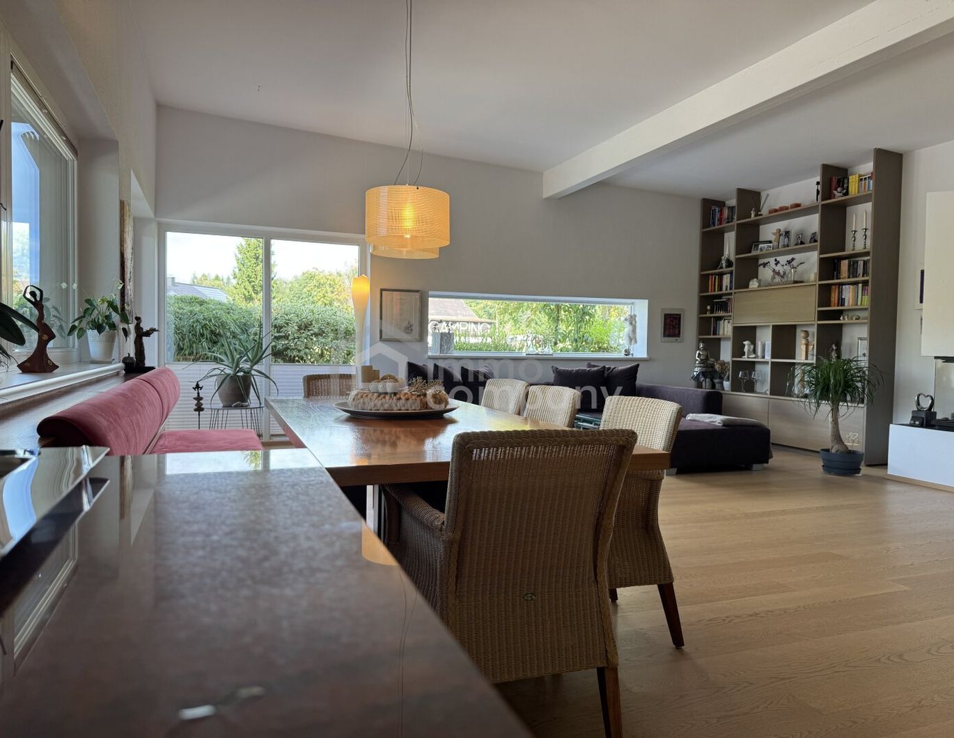 Bungalow in einmaliger Lage in Attersee Ort. 155m² Luxus mit kleinem Garten und großer Terrasse!