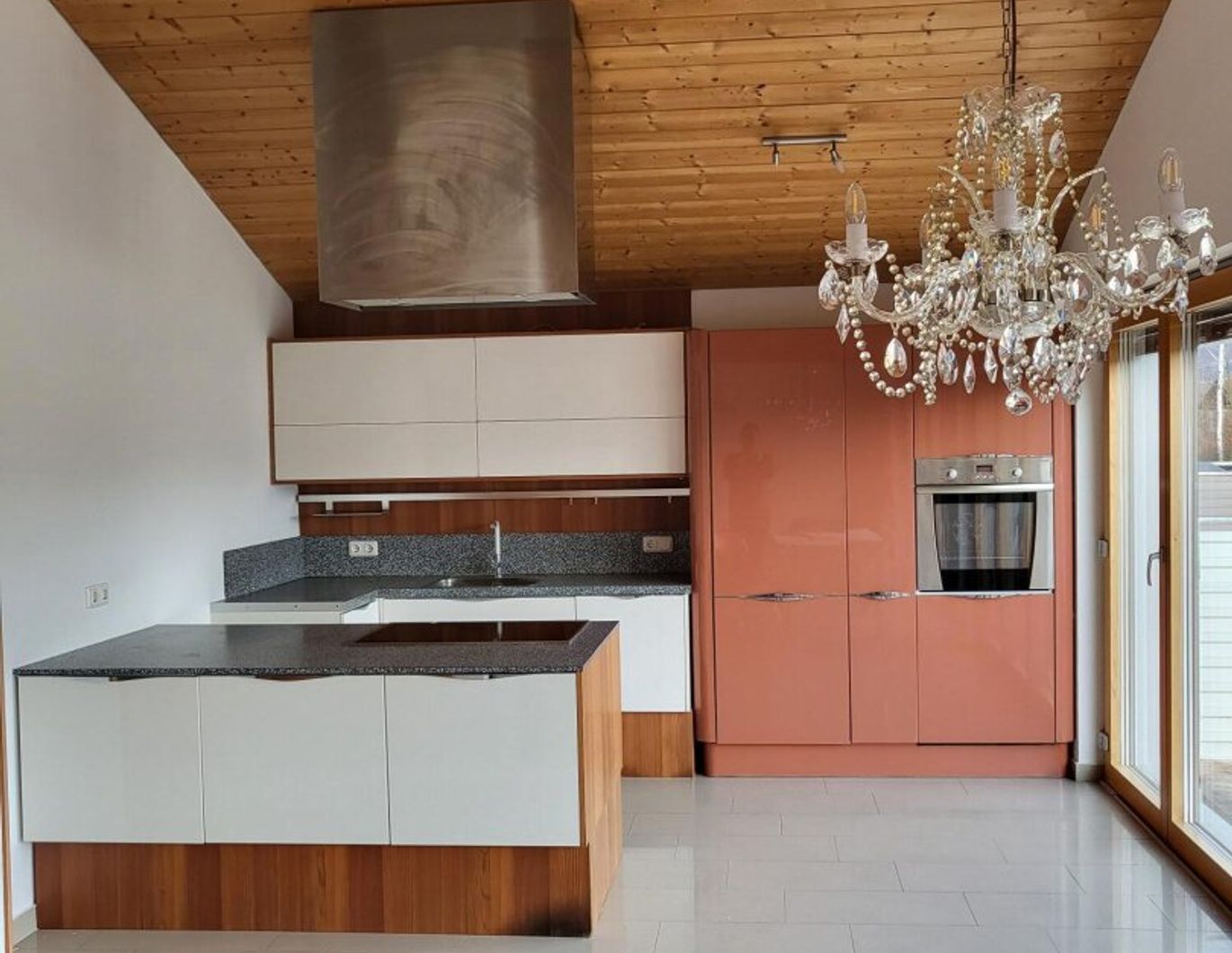 Charmante 4-Zimmer-Wohnung mit großzügiger Terrasse und Garten in Meiningen