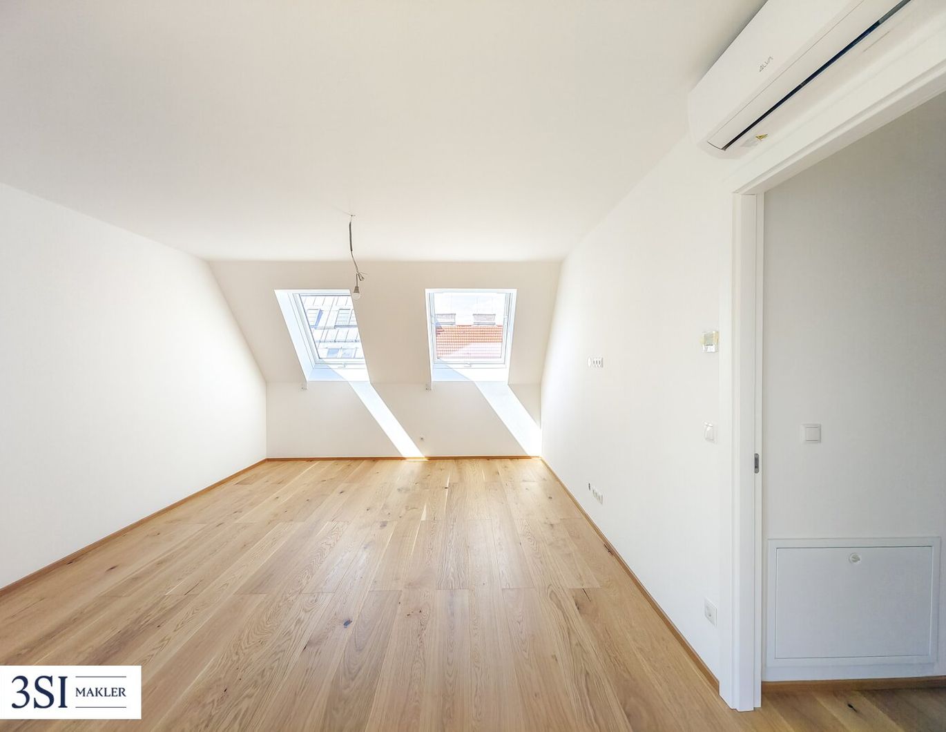 Sonnige 3-Zimmer Dachgeschosswohnung nahe Schloss-Schönbrunn