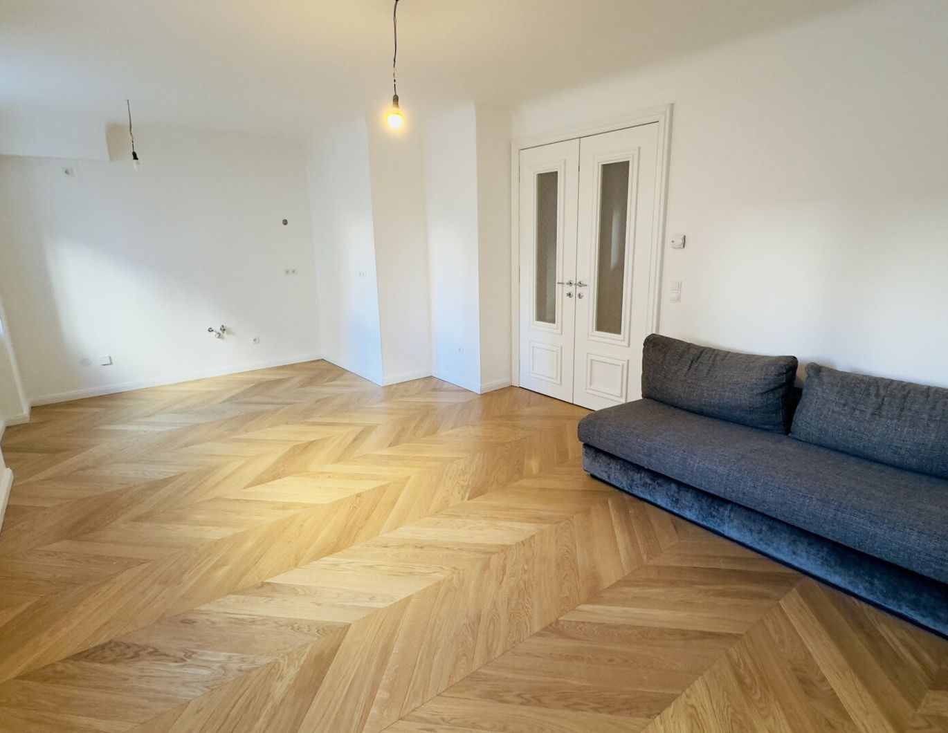 SCHNÄPPCHEN!!!TOP SANIERTE Wohnung direkt beim Obkirchermarkt Nur 5800 EUR PRO M2!!!