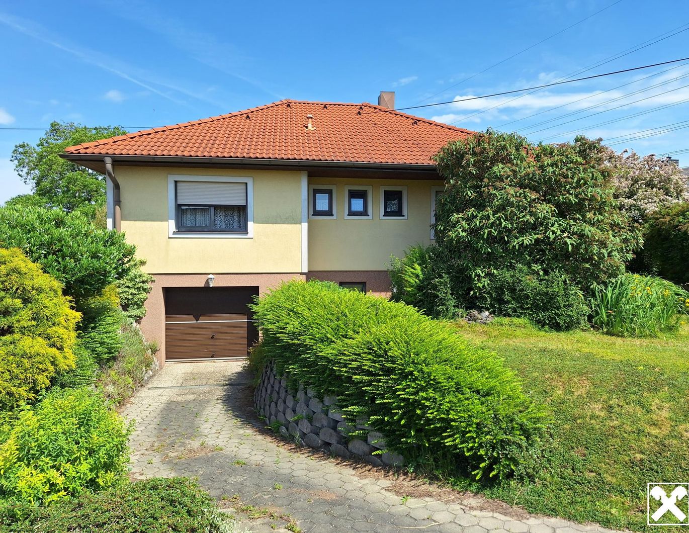 Mehrfamilienhaus in Kleinhain - zwei separate Eingänge vorhanden
