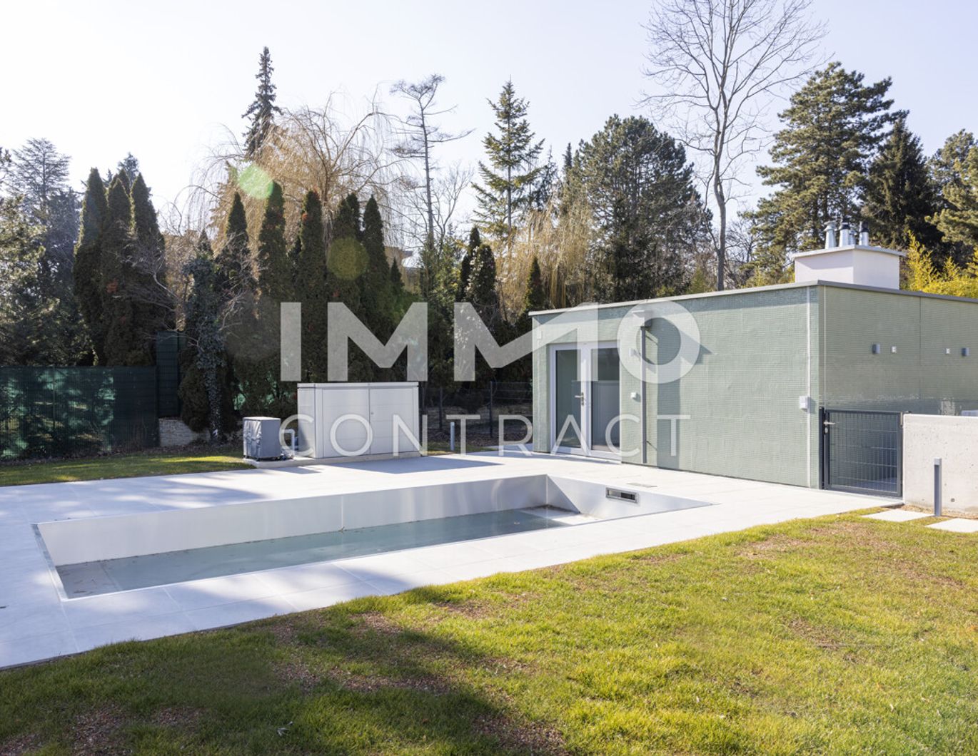 Luxuriöse 5 Zimmer Gartenwohnung mit privatem Pool und eigenem Poolhaus! Leben in den Weinbergen!