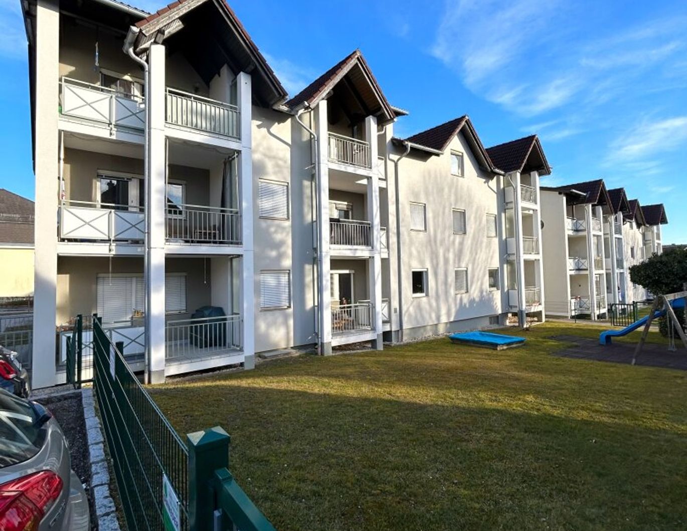 TRAUMWOHNUNG IN PREGARTEN - 3 ZIMMER MIT BALKON UND PARKPLATZ NEU SANIERT