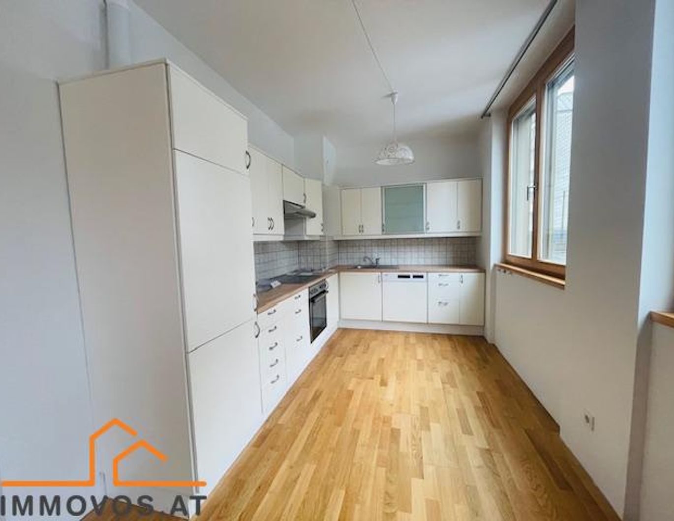 *LOFTIGE, HELLE 2-ZIMMER-NEUBAUWOHNUNG*