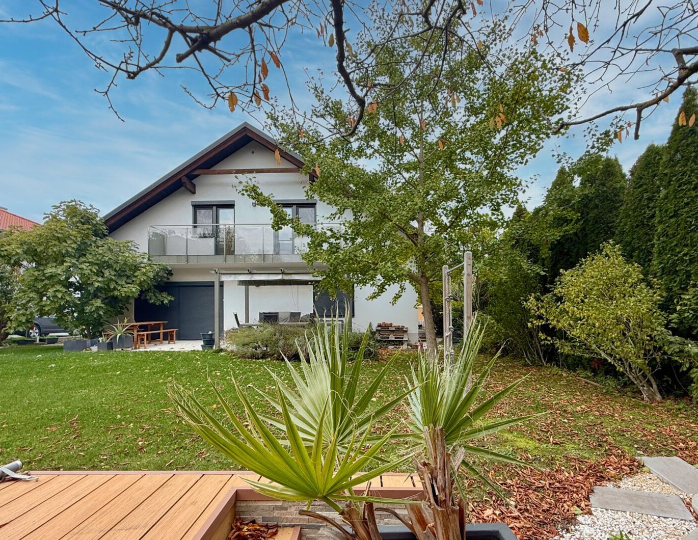 Viel Platz für Ihre Familie: 195 m² Wohnfläche und noch vieles mehr!