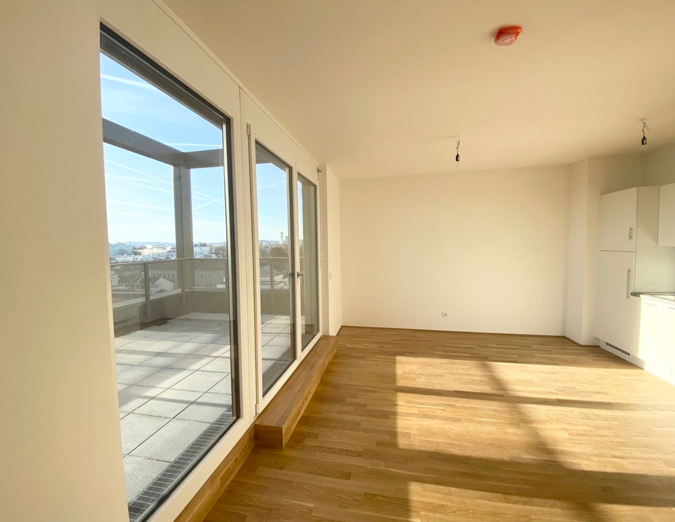 ANLAGE-WOHNUNG 3 Zimmer - TERRASSE  Dachgeschoss mit Weitblick mit ca 40m² Dachterrasse