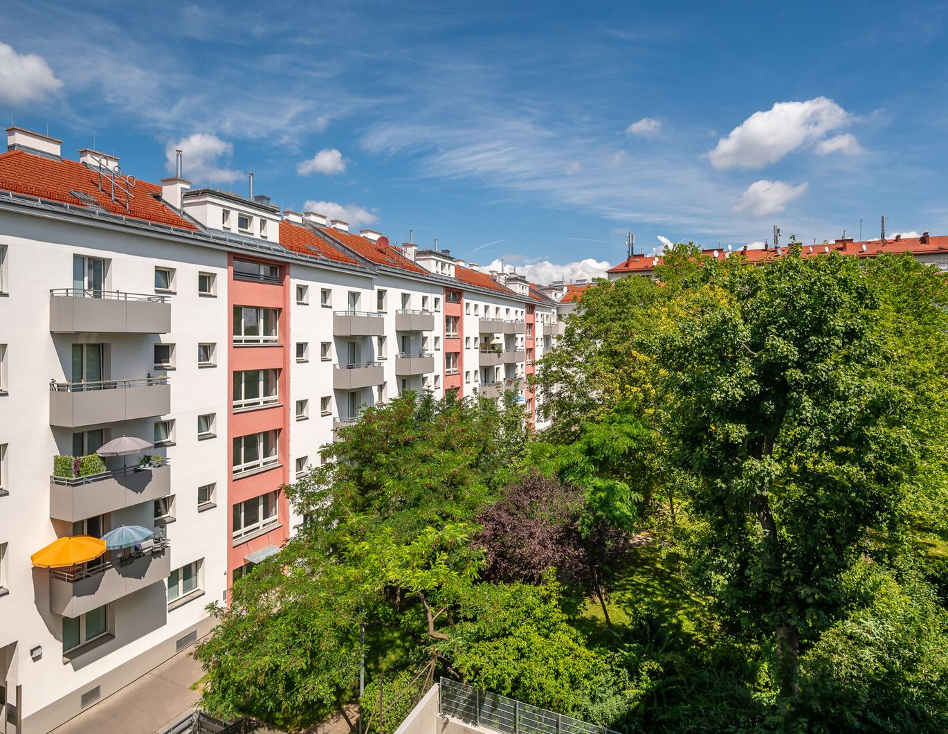 Erstbezug. Sofort verfügbar: Hochwertige Drei-Zimmer-Wohnung mit Balkon - zu mieten in 1170 Wien
