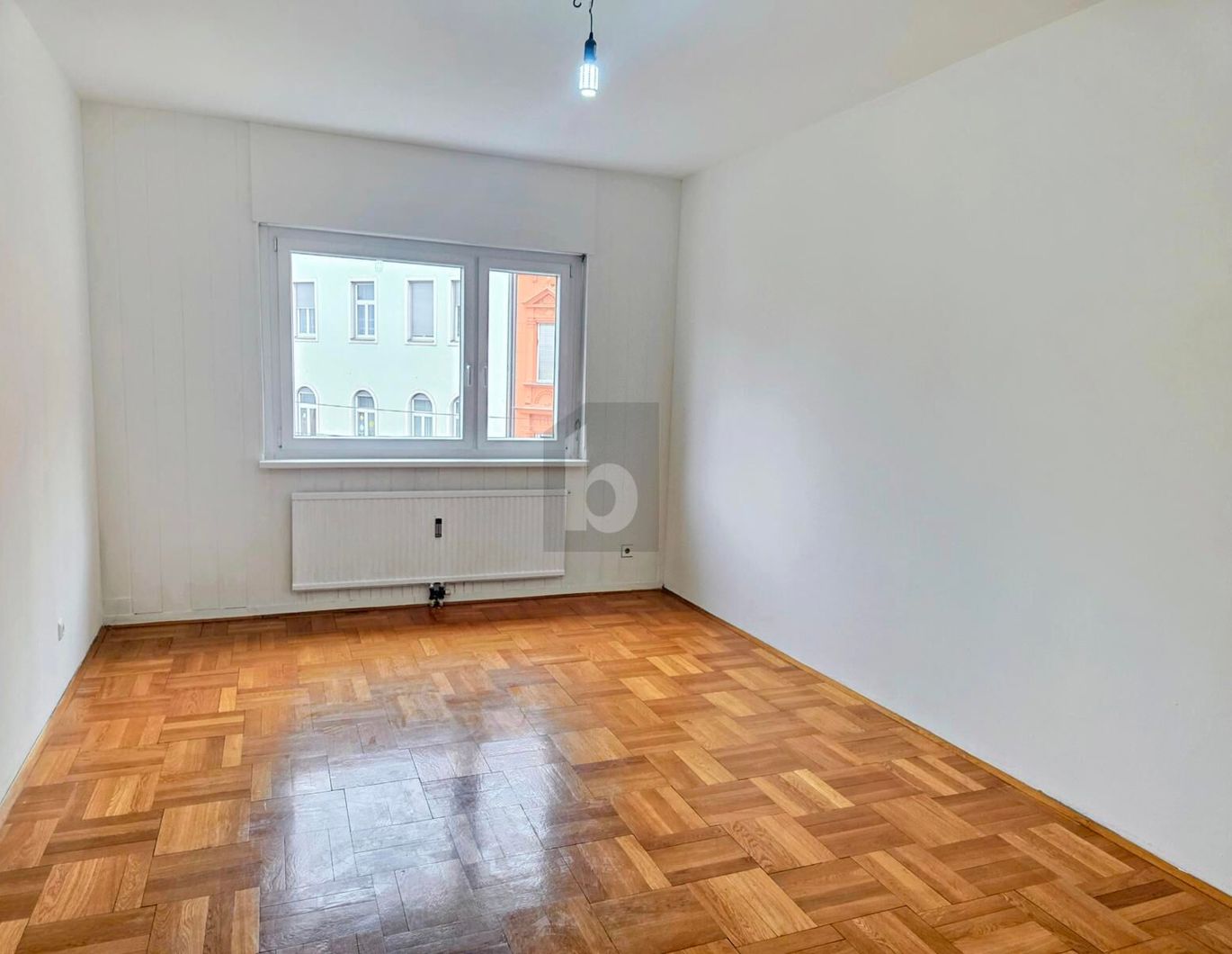 PREISHIT! ZENTRAL GELEGEN MIT LOGGIA