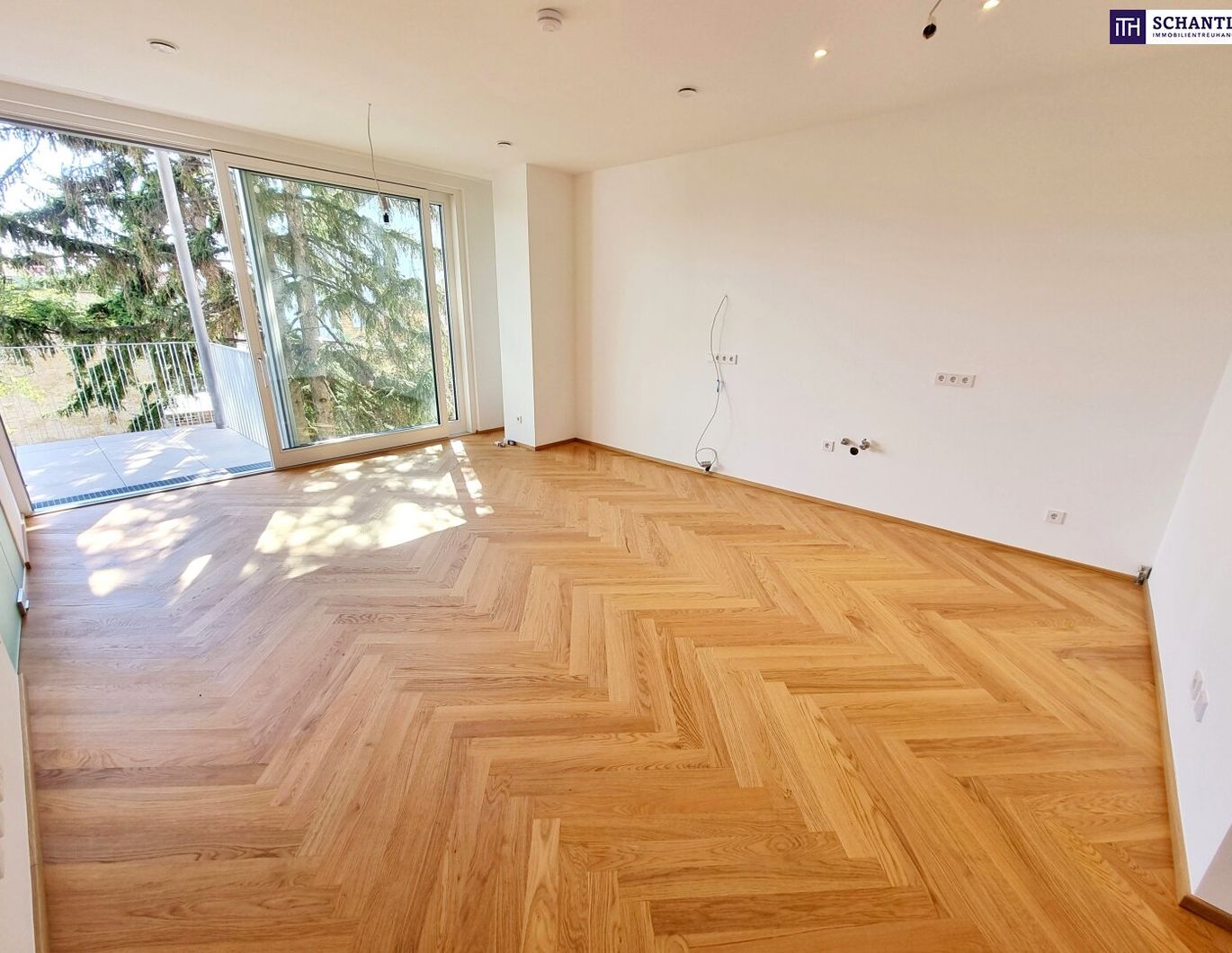 Herbstaktion! MUST HAVE für Familien! Großer Balkon + Lift direkt in die Wohnung + 4,5 Zimmer + Erdwärme + Höchste Qualität + Perfekte Raumaufteilung + Viel Privatsphäre + Blick uns Grüne!