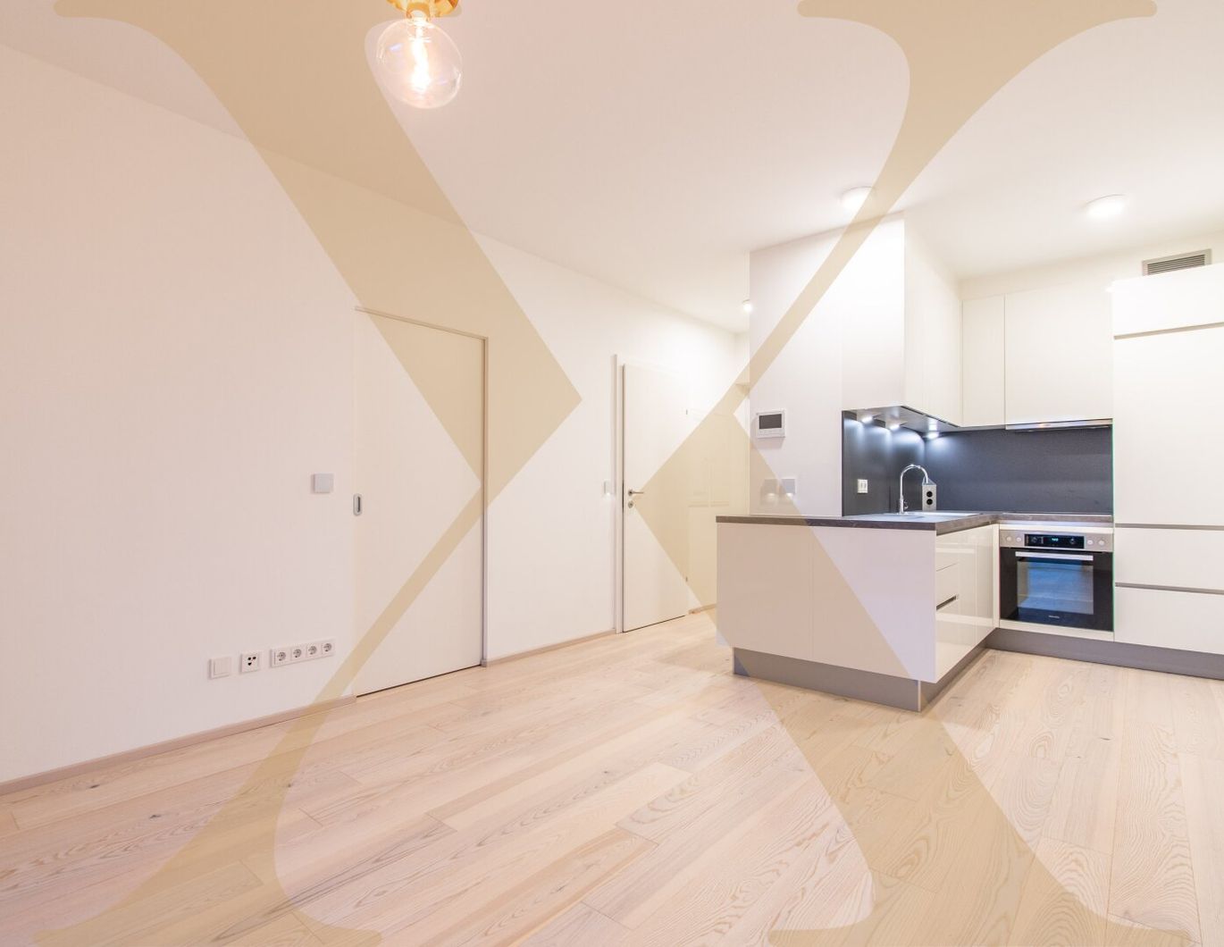 Hochwertige und teilmöblierte 2-Zimmer-Wohnung mit Balkon im 