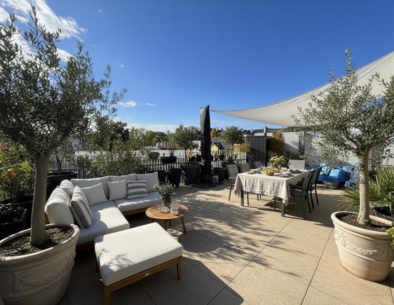 Penthouse in perfekter, ruhiger und sonniger Aussichtslage! Lage, Lage, Lage!