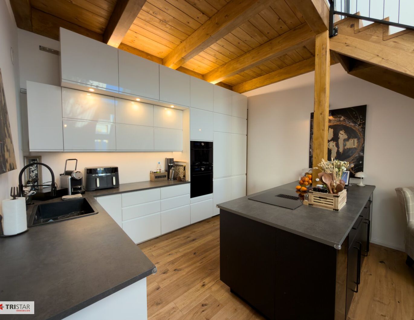 Dachgeschoss-Maisonette mit Galerie & ca. 50 m² Dachterrasse