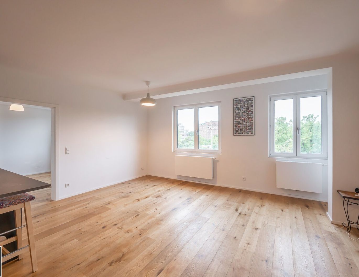 Gut geschnittene, modernisierte 4 Zimmer Wohnung mit Fernblick beim Schweizergarten - ab sofort beziehbar! (nicht WG-geeignet)