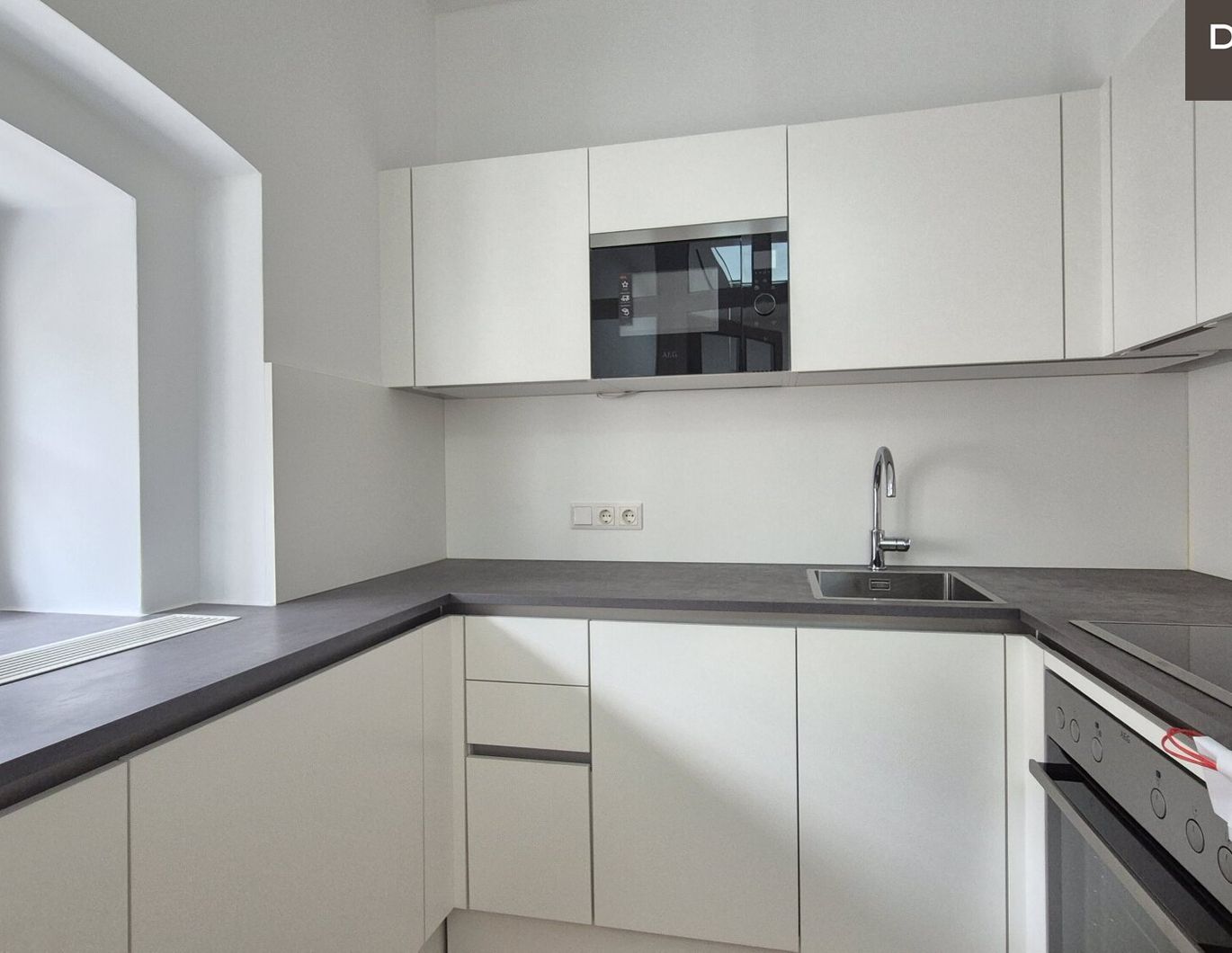 | 1 ZIMMER | BESTLAGE | KLIMATISIERT |