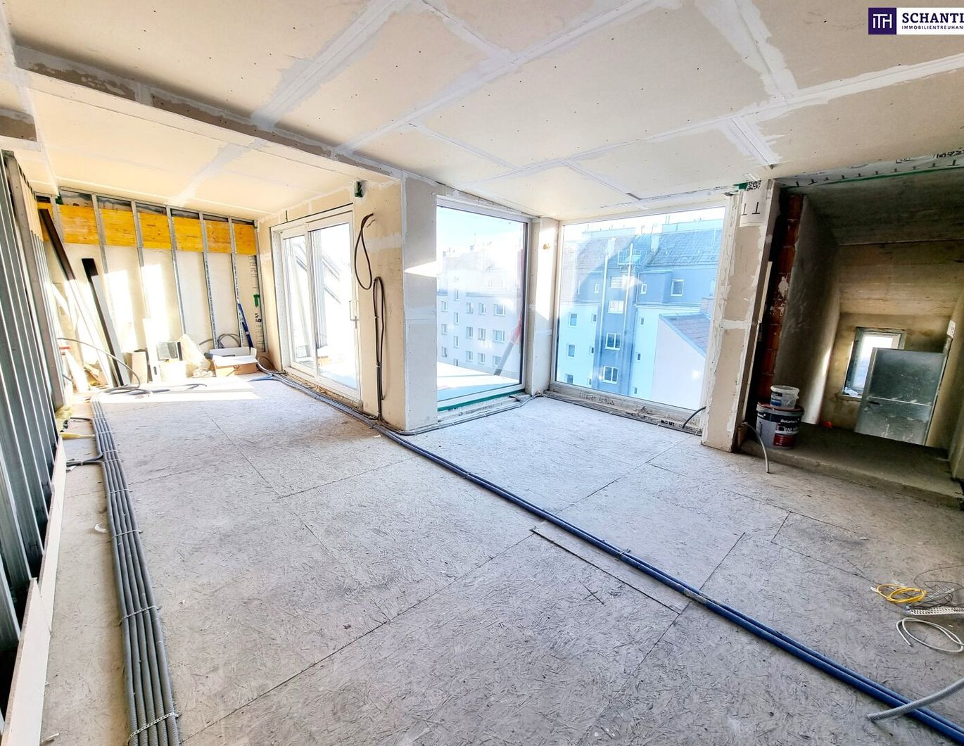 Hier oben gibt's mehr als nur frische Luft! Einfach WOW! Ab ins Dachgeschoss und rein ins neue Leben! 4 Zimmer + Alles auf einer Ebene + Lift direkt ins Penthouse + Hochwertige Ausstattung! Jetzt zugreifen!