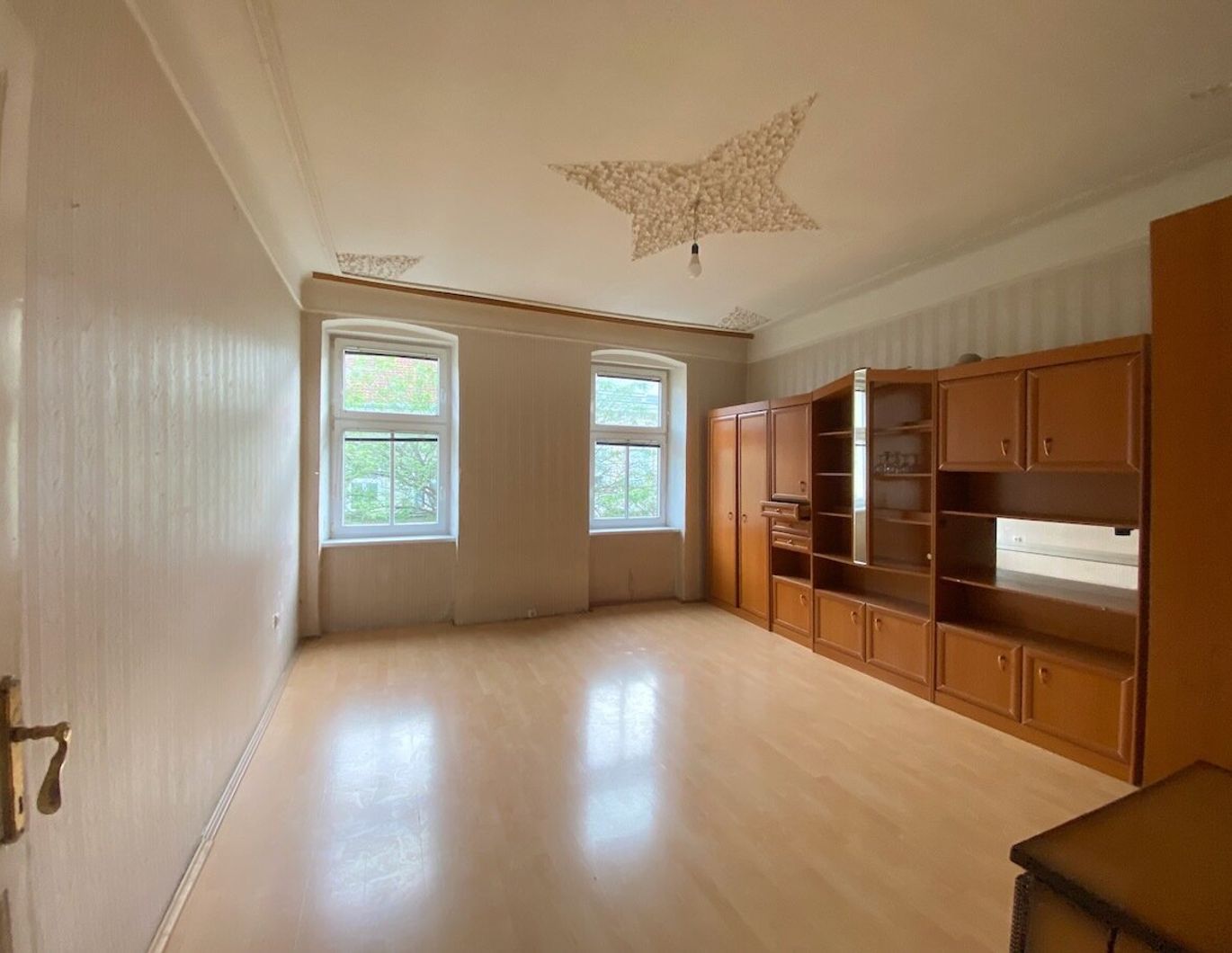 ALTBAU zu SANIEREN, SONNIG und RUHIG NÄHE U3 !