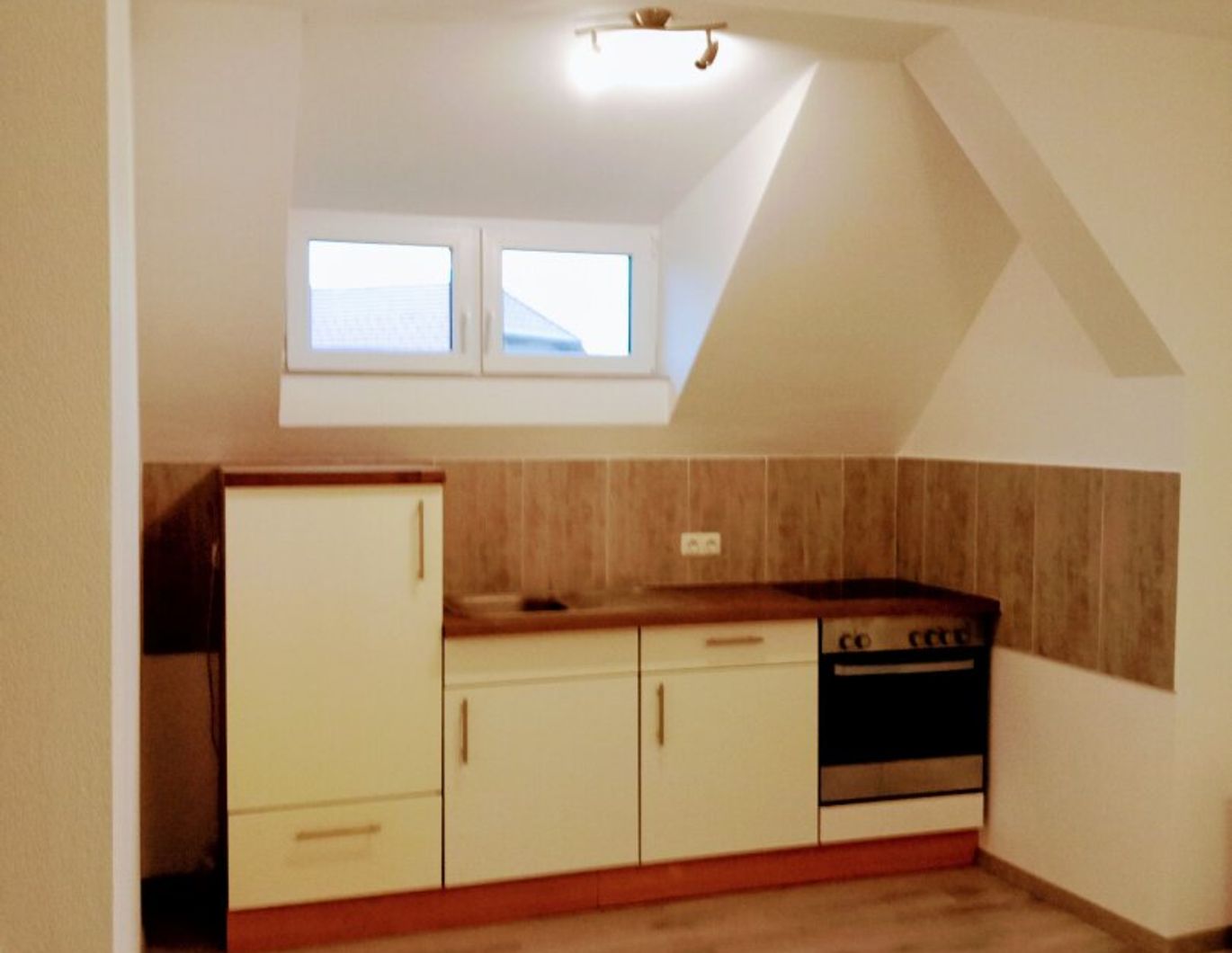 2-Zimmer-Wohnung in Rottenbach mit möblierter Küche!