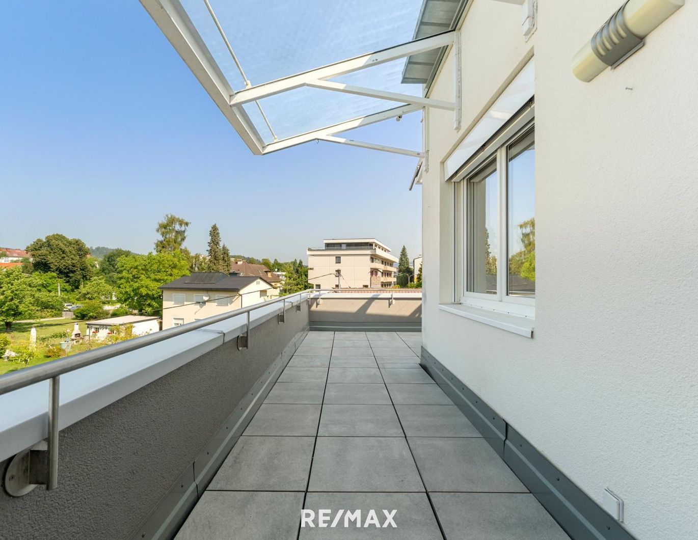 Schöne 4-Zimmer-Wohnung mit großer Dachterrasse in guter Lage