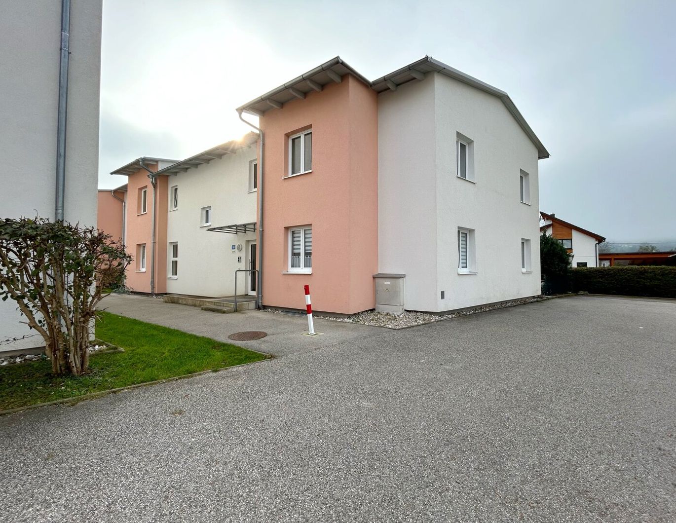 3 ZIMMER WOHNUNG IN KIRCHDORF - MIT PARKPLATZ UND BALKON