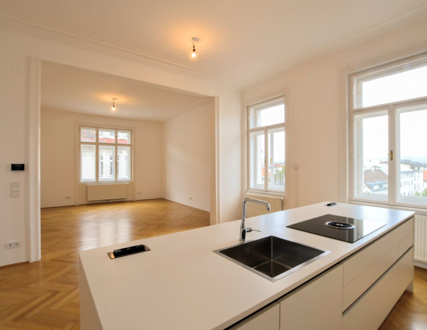 6-Zimmer Altbauwohnung mit Balkon und Klimaanlage in attraktiver Lage des 7. Bezirks