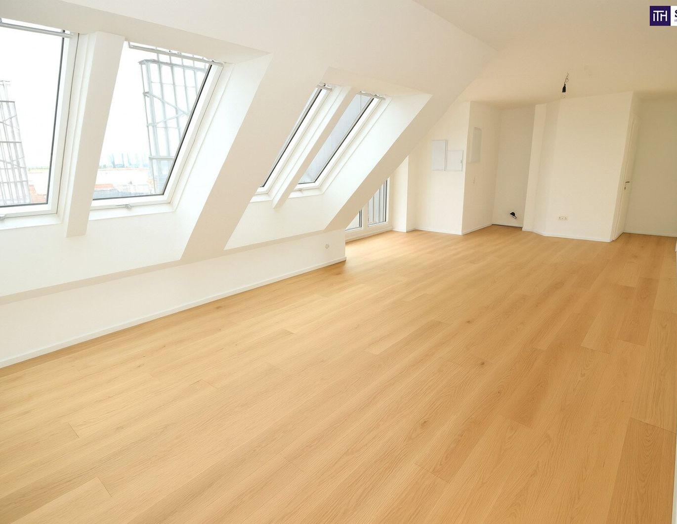 Preisreduktion! Genießen Sie den Weitblick über die Dächer Wiens - 3-Zimmer-Dachgeschosswohnung mit sonnigem Balkon - nahe Hauptbahnhof