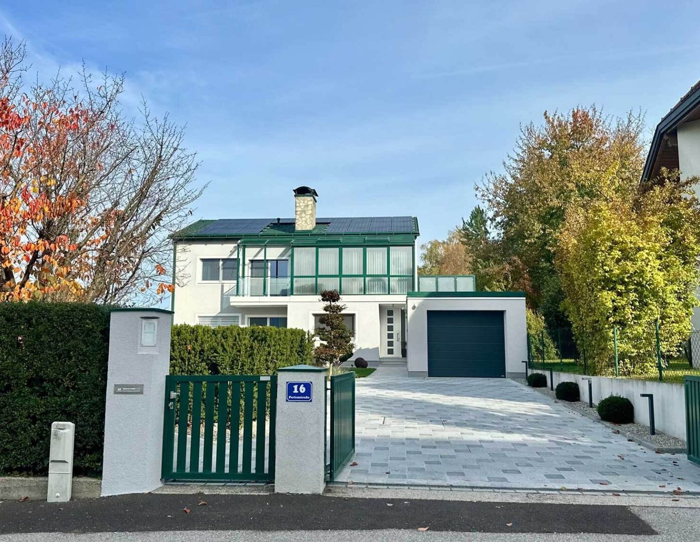 Exklusives Wohnhaus in Enns mit Pool, Outdoorküche und Wintergarten zu verkaufen